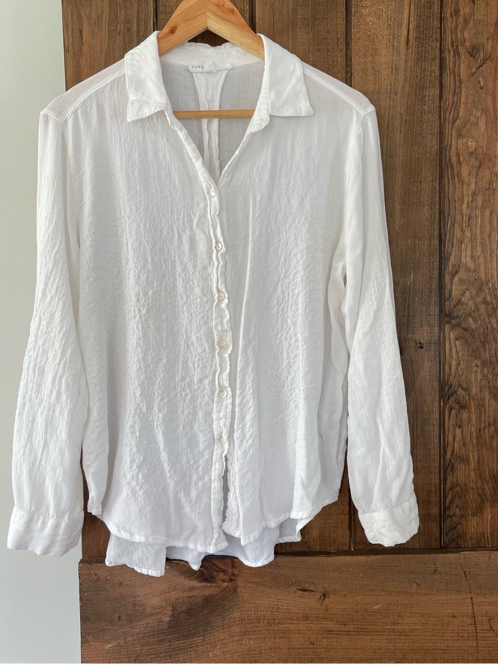 Jane & Delancey Crinkle Weave White Button Down Roll Tab Shirt Coastal Classic